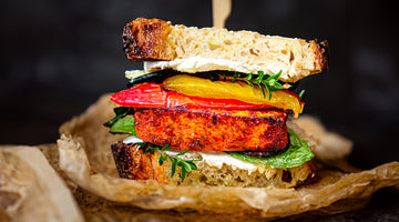 Knobi-Tofu-Sandwich mit gegrillter Paprika